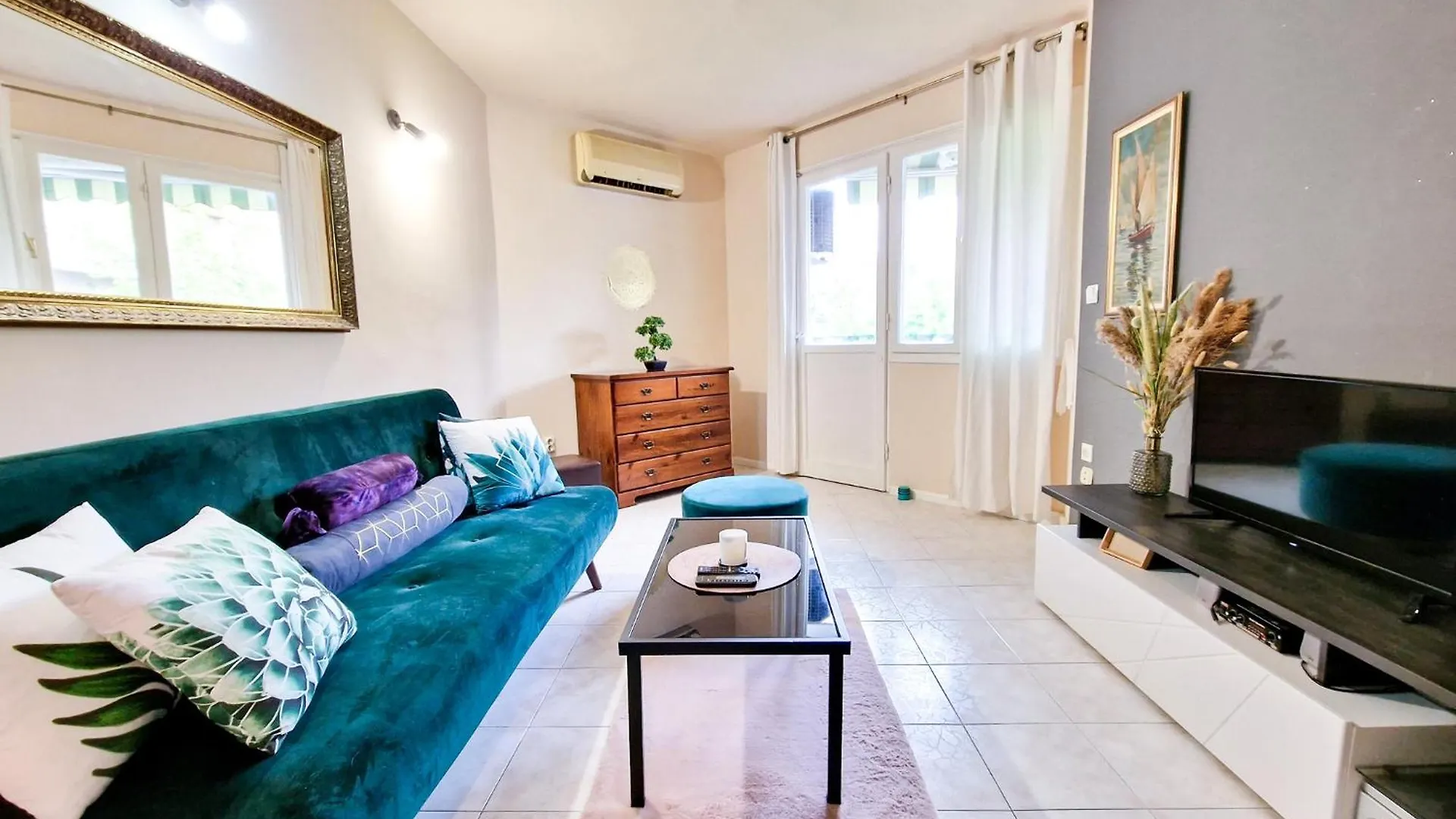 Mobius - Cozy Bacvice Apartment Split Croatia