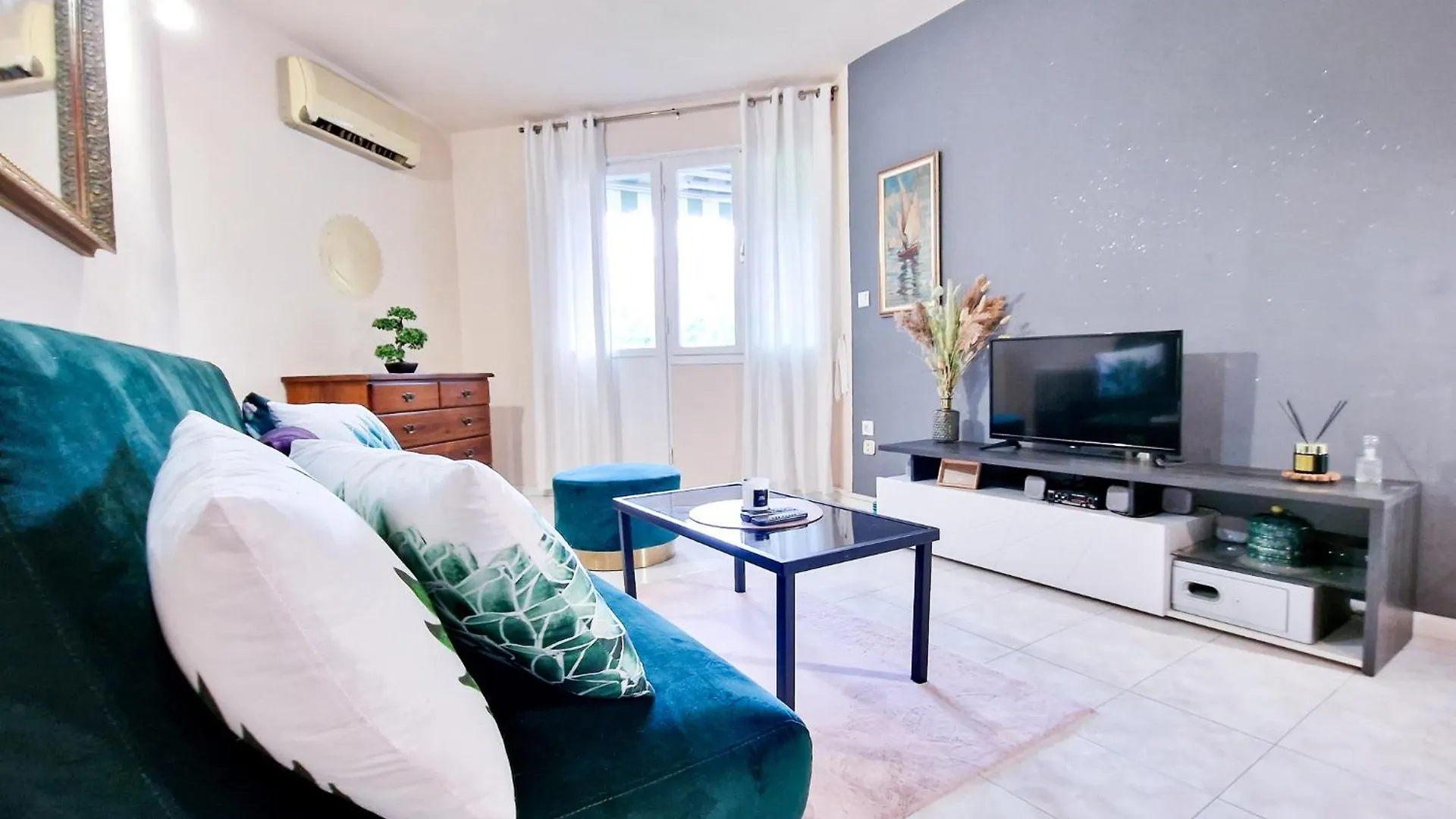 Mobius - Cozy Bacvice Apartment Split