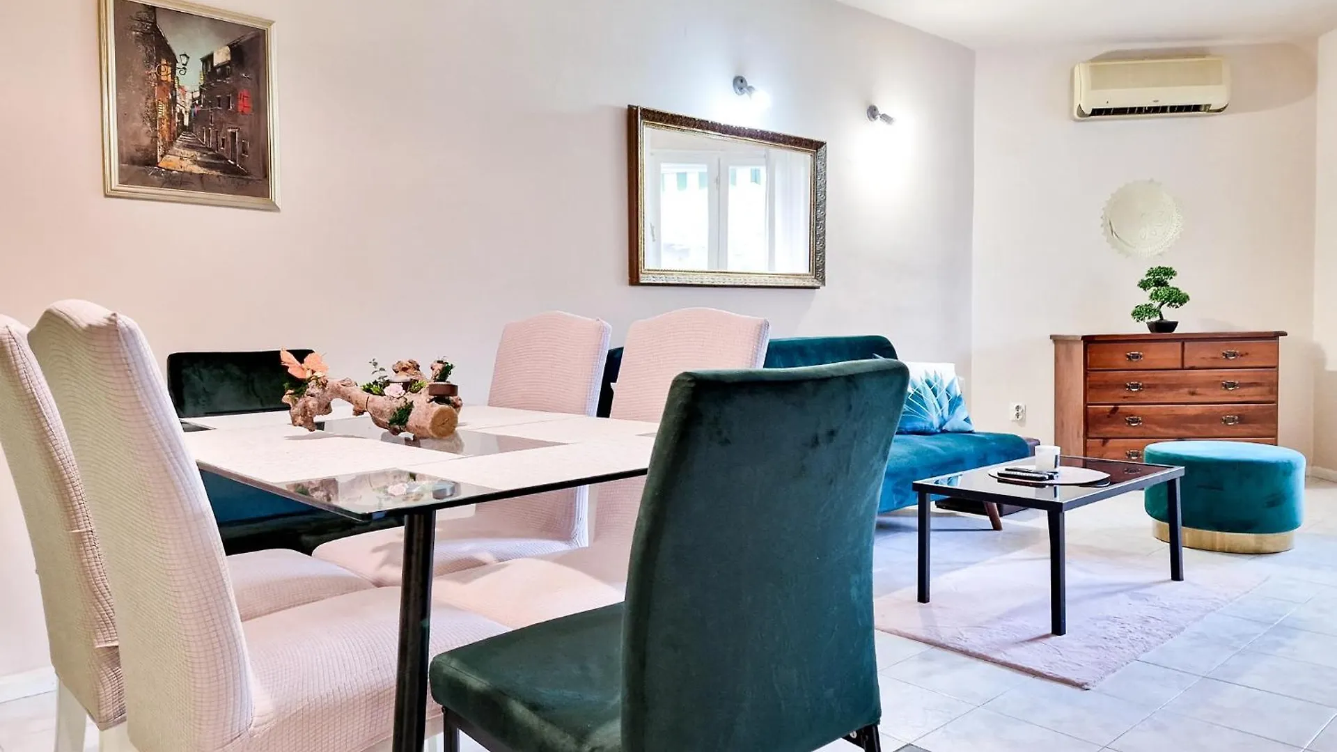 Mobius - Cozy Bacvice Apartment Split