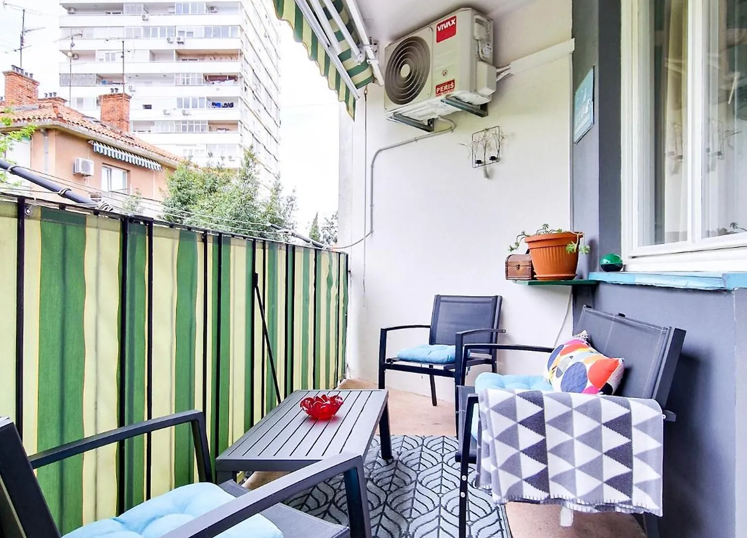 Mobius - Cozy Bacvice Apartment Split